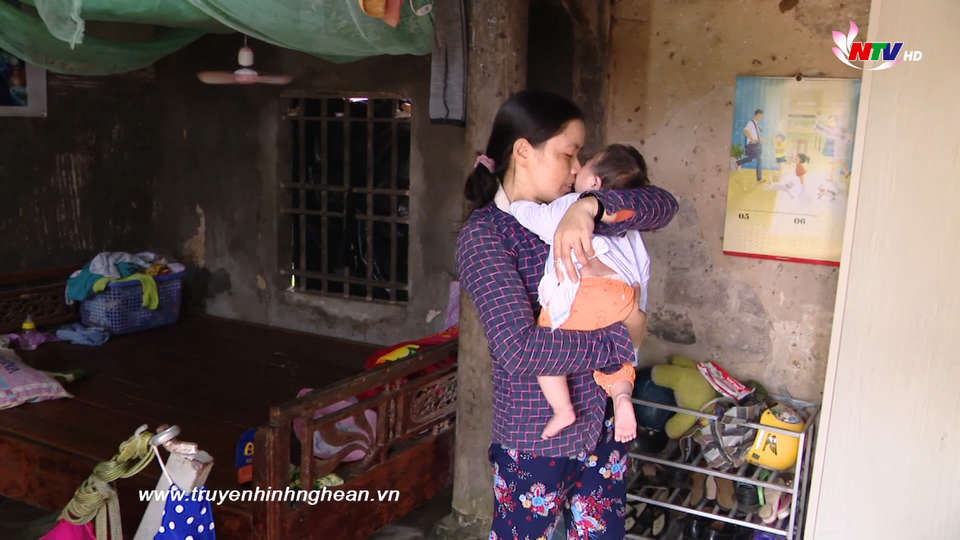 Nhịp cầu nhân ái: Hoàn cảnh đặc biệt khó khăn của gia đình chị Trần Thị Phượng xóm 11 Quỳnh Thanh