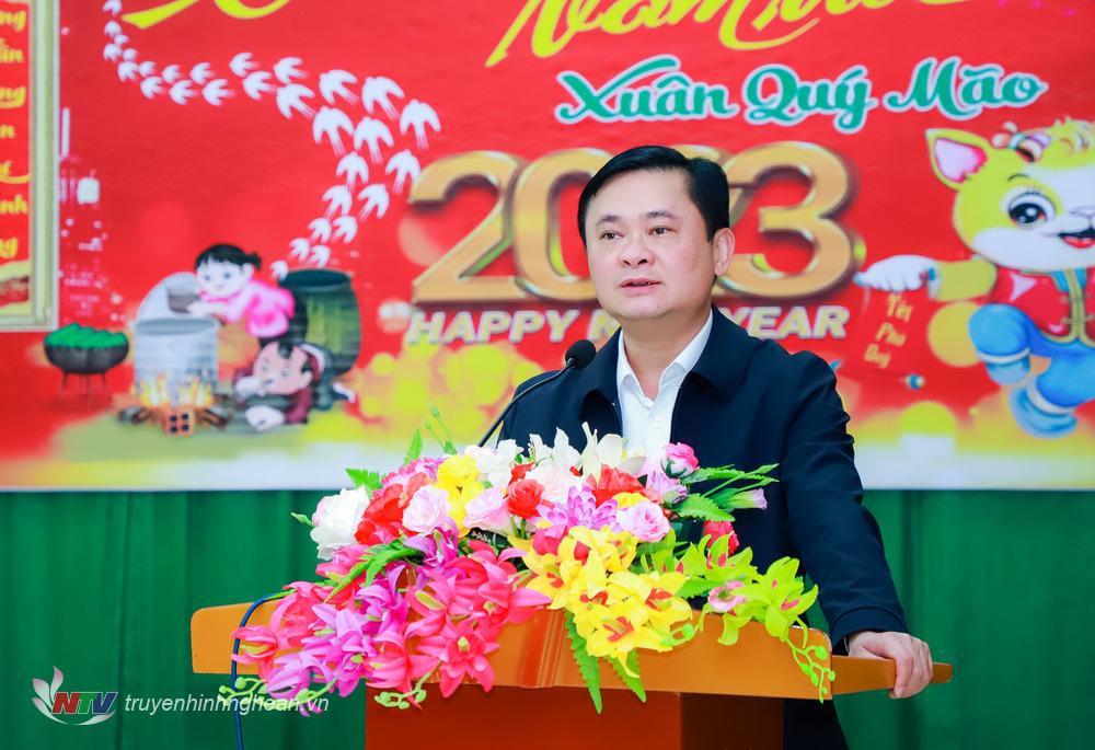 Bí thư Tỉnh ủy phát biểu chúc mừng năm mới lãnh đạo, cán bộ, nhân dân huyện Quỳ Châu nói chung, xã Châu Thuận nói riêng. 