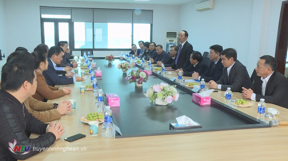 Phó Chủ tịch UBND tỉnh Nghệ An Bùi Thanh An đến thăm, chúc Tết lãnh đạo, cán bộ, nhân viên Công ty cổ phần Hoàng Thịnh Đạt và Công ty TNHH Công nghệ điện tử JuTeng.