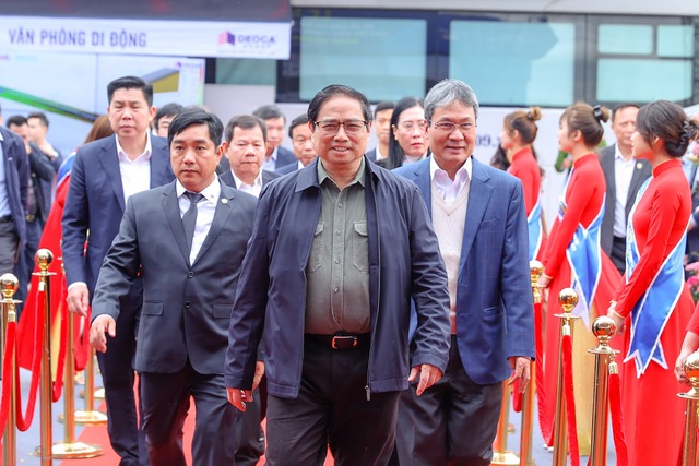 Thủ tướng Phạm Minh Chính dự lễ khởi công 12 dự án thành phần đường cao tốc Bắc – Nam giai đoạn 2 tại điểm cầu Quảng Ngãi, sáng 1/1/2023.