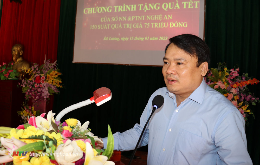 Giám đốc Sở NN&PTNT Phùng Thanh Vinh phát biểu chúc Tết.