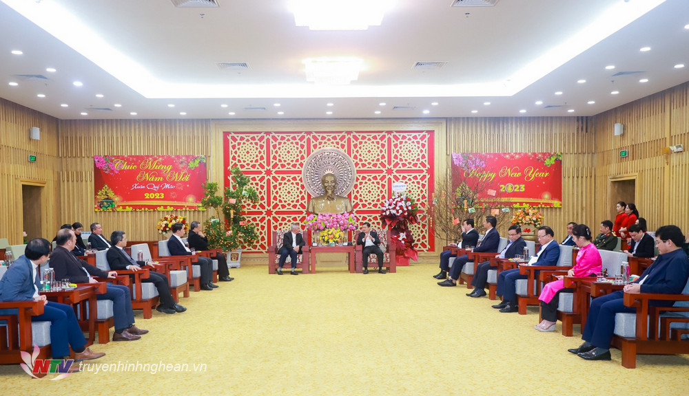 Phái đoàn Tòa Giám mục Giáo phận Vinh đến thăm, chúc Tết Tỉnh ủy, HĐND, UBND, Ủy ban MTTQ Việt Nam tỉnh Nghệ An.