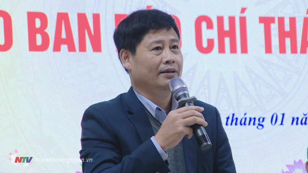 Chủ tịch Hội Nhà báo tỉnh Trần Minh Ngọc phát biểu tại hội thảo.