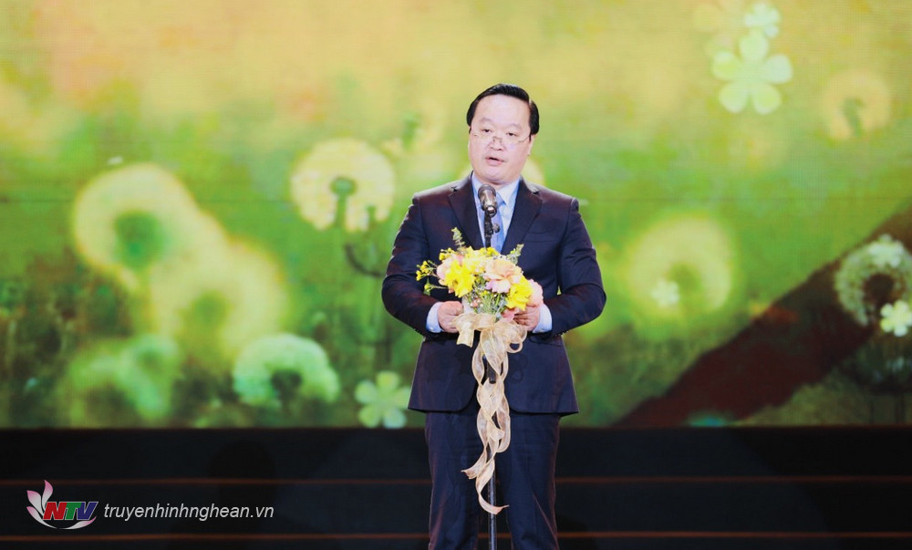 Đồng chí Nguyễn Đức Trung - Phó Bí thư Tỉnh uỷ, Chủ tịch UBND tỉnh phát biểu tại chương trình.
