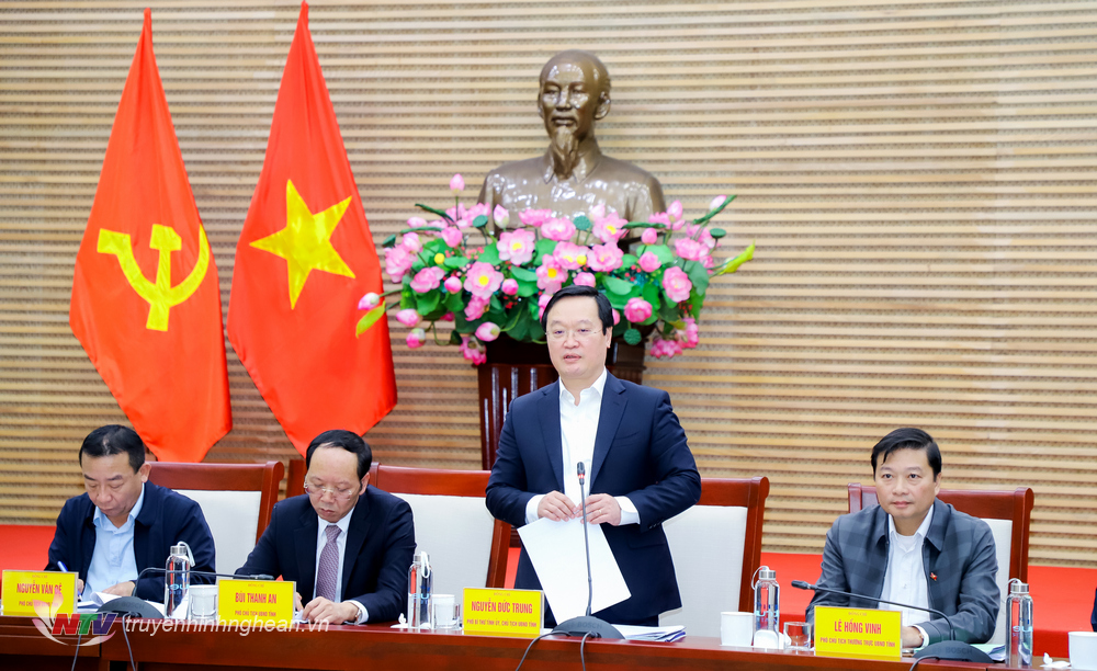 Đồng chí Nguyễn Đức Trung - Phó Bí thư Tỉnh ủy, Chủ tịch UBND tỉnh kết luận phiên họp.