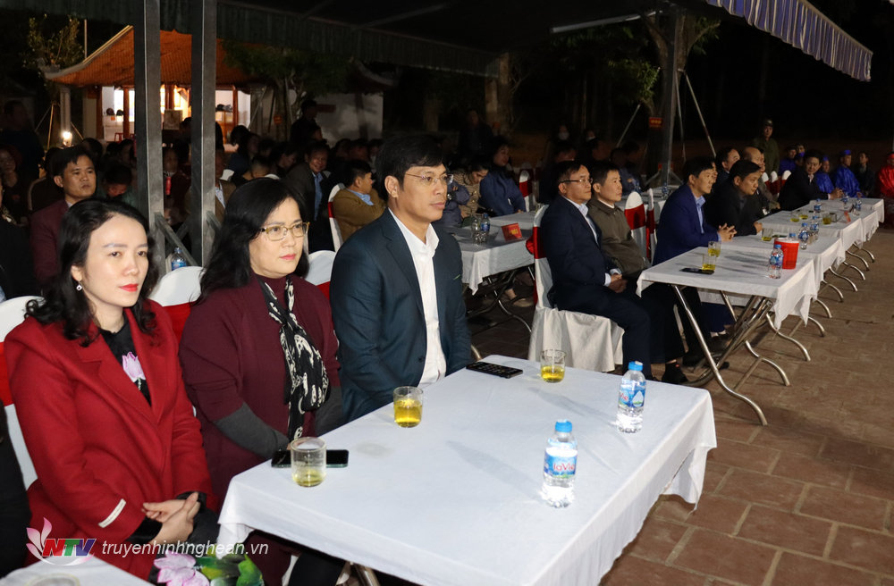 Các đại biểu dự lễ Cáo Yết và lễ giỗ Uy Minh Vương - Lý Nhật Quang lần thứ 