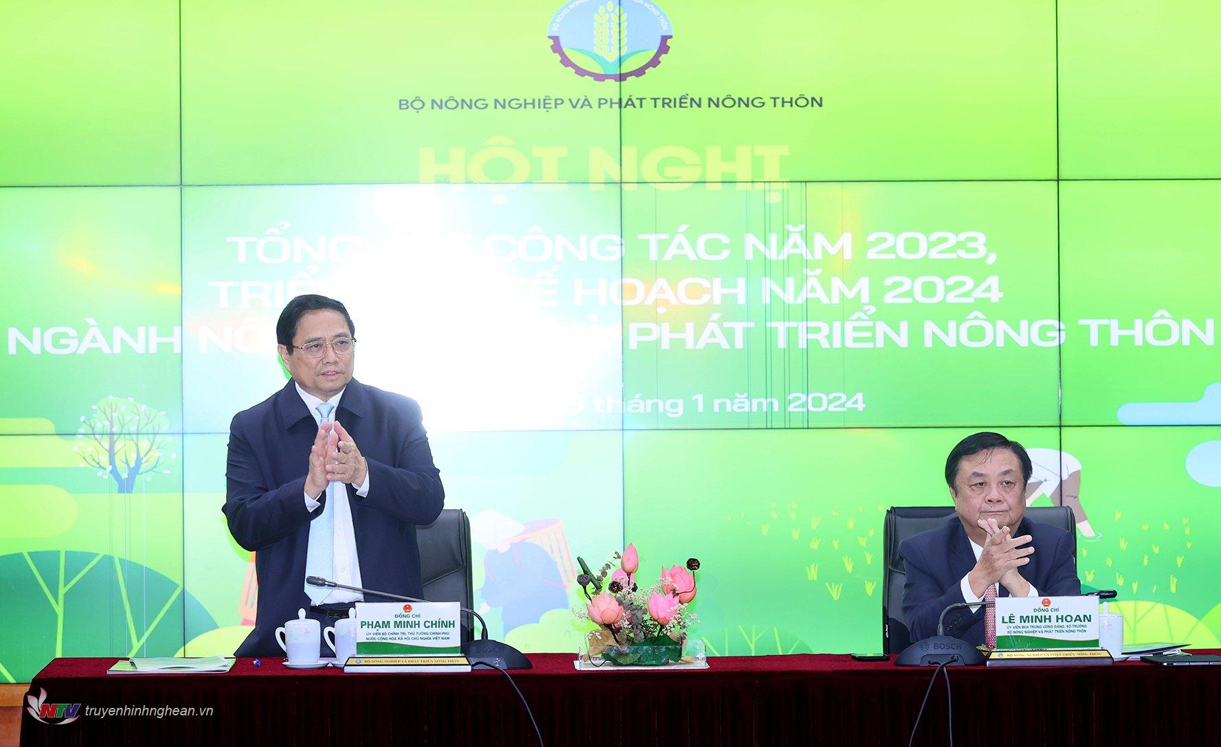 Thủ tướng Phạm Minh Chính dự hội nghị tổng kết năm 2023, triển khai nhiệm vụ năm 2024 của ngành nông nghiệp và phát triển nông thôn do Bộ NN&PTNT tổ chức - Ảnh: VGP