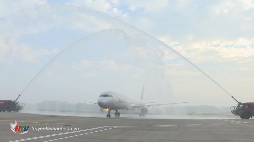 Chuyến bay đầu tiên của năm 2024 đáp xuống sân bay Vinh.