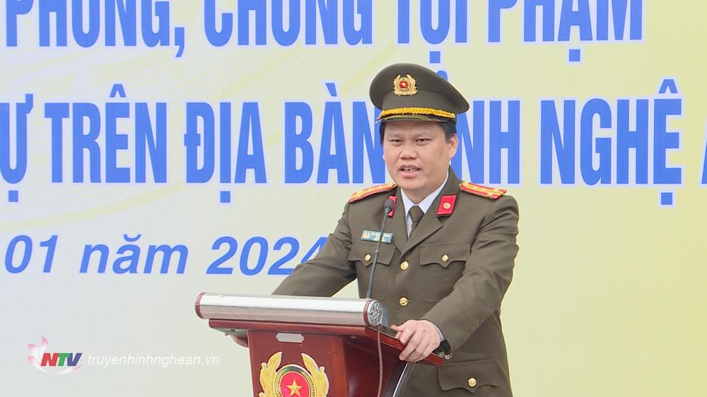 Đại tá Bùi Quang Thanh - Giám đốc Công an tỉnh phát biểu tại lễ ra quân.