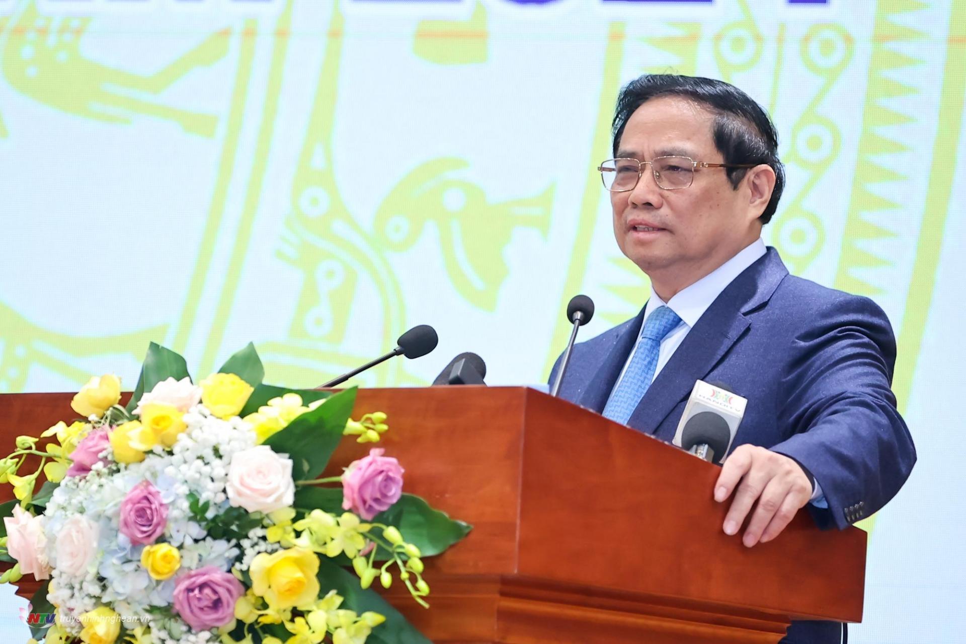 Thủ tướng Phạm Minh Chính nhấn mạnh vai trò quan trọng của ngân hàng là mạch máu của nền kinh tế - Ảnh: VGP