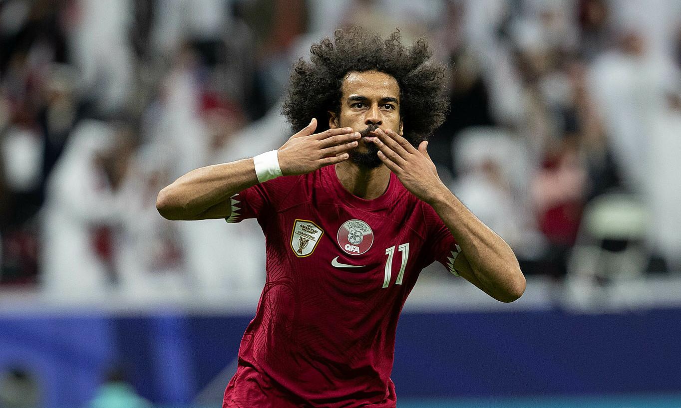 Akram Afif mừng bàn duy nhất giúp Qatar thắng Tajikistan 1-0 ở lượt trận thứ hai bảng A Asian Cup 2023. Ảnh: AFC