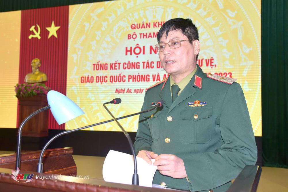 Thiếu tướng Lê Văn Vỹ, Phó Tham mưu trưởng Quân khu 4 phát biểu kết luận hội nghị.