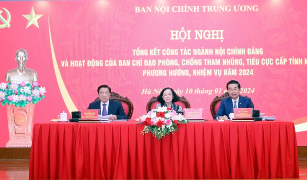 Thường trực Ban Bí thư Trương Thị Mai và lãnh đạo Ban Nội chính Trung ương chủ trì hội nghị tại điểm cầu Trung ương.