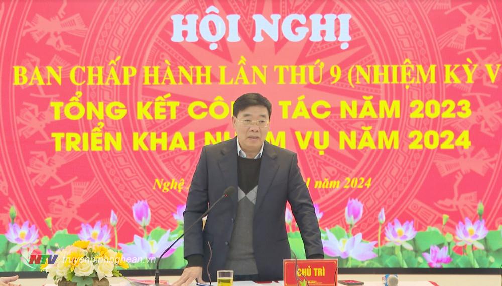 Đồng chí Nguyễn Văn Thông - Phó bí thư Thường trực Tỉnh ủy, Chủ tịch Liên hiệp các tổ chức hữu nghị tỉnh Nghệ An phát biểu tại hội nghị.
