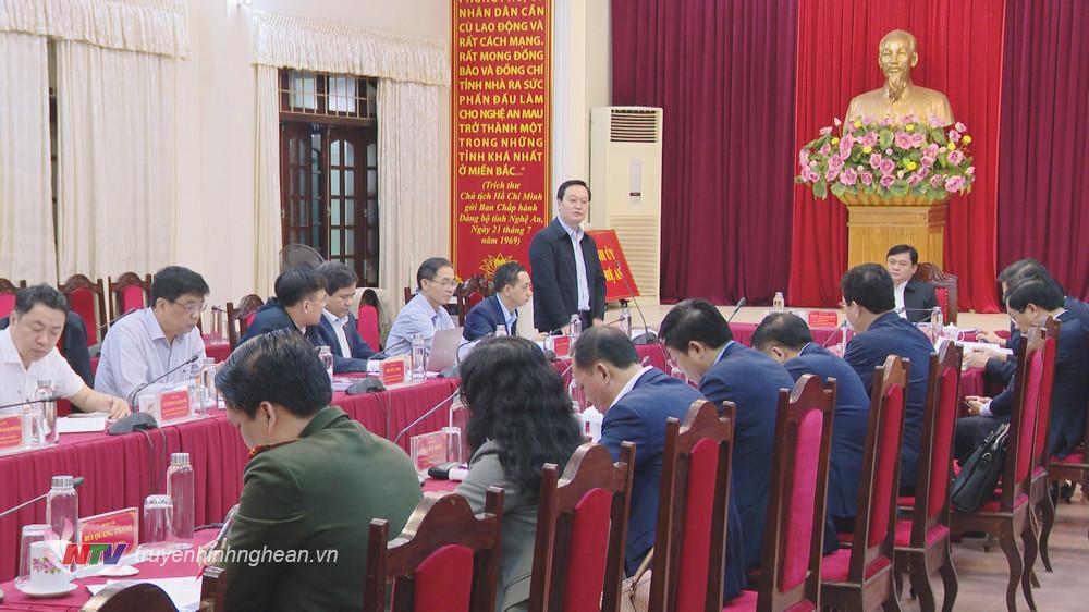 Đồng chí Nguyễn Đức Trung - Phó Bí thư Tỉnh ủy, Chủ tịch UBND tỉnh phát biểu tại hội nghị. 