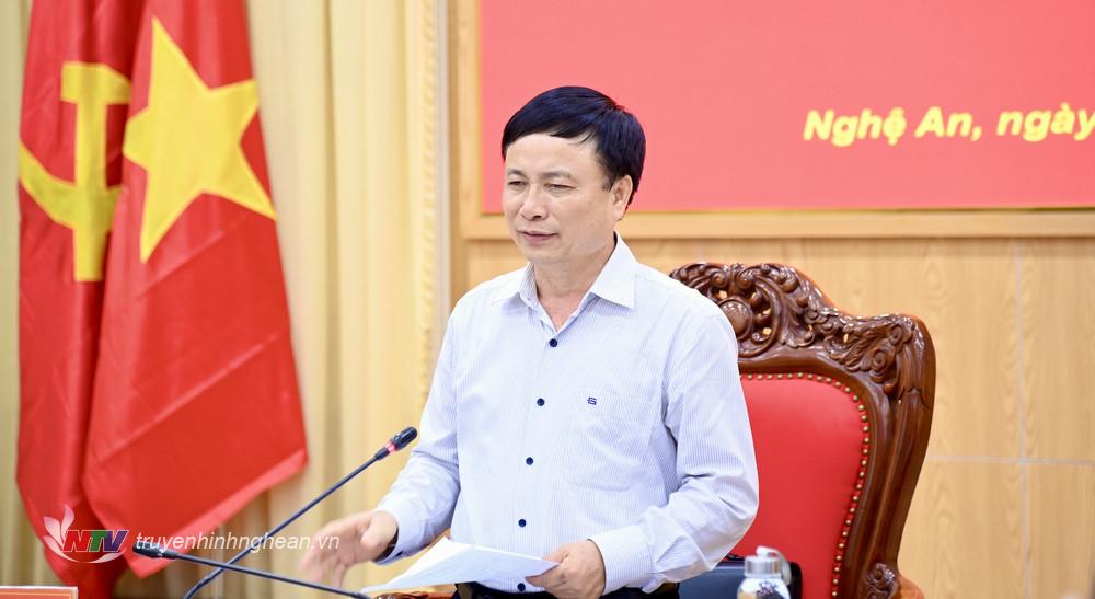 Đồng chí Bùi Đình Long, Phó Chủ tịch UBND tỉnh, Chủ tịch Hội Hữu nghị Việt Nam - Lào tỉnh Nghệ An phát biểu kết luận hội nghị.