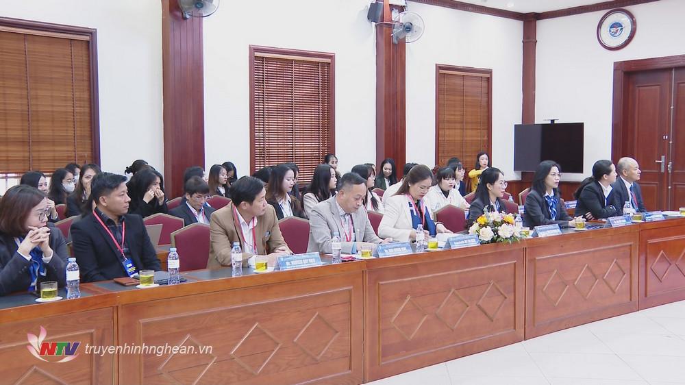 Các đại biểu dự hội thảo.