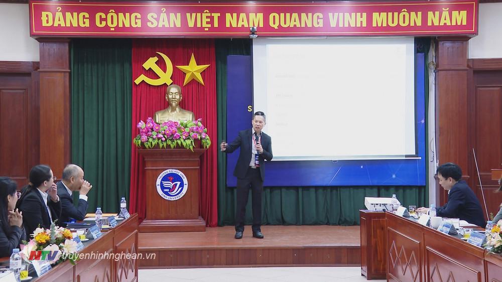 Các chuyên gia trình bày bài nghiên cứu tại hội thảo.