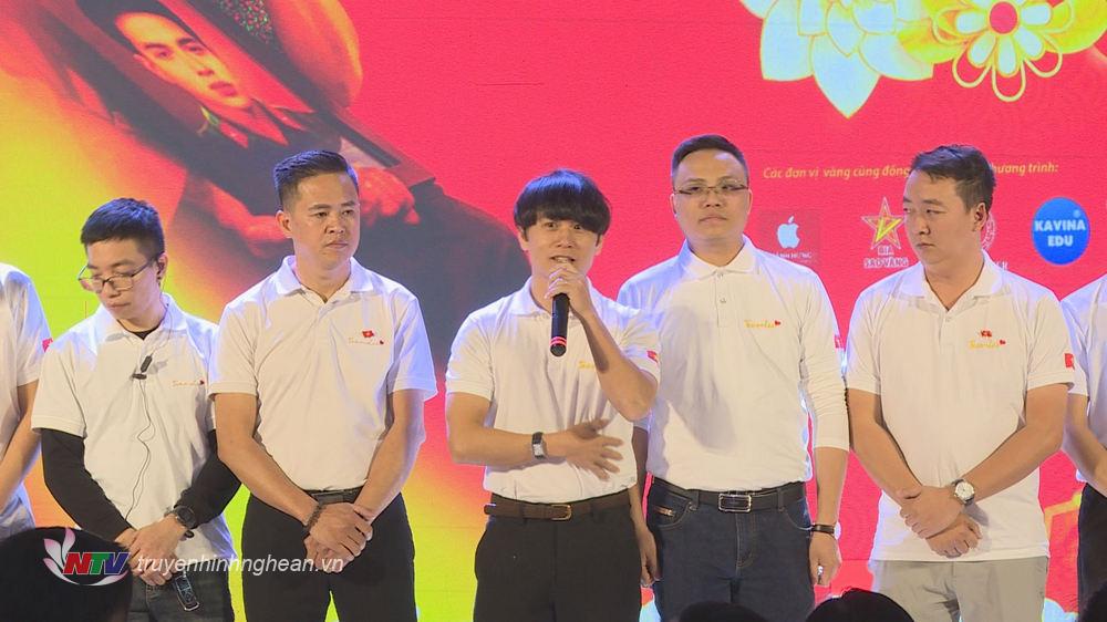 Đại diện nhóm Tem Lee phát biểu chia sẻ tại chương trình.