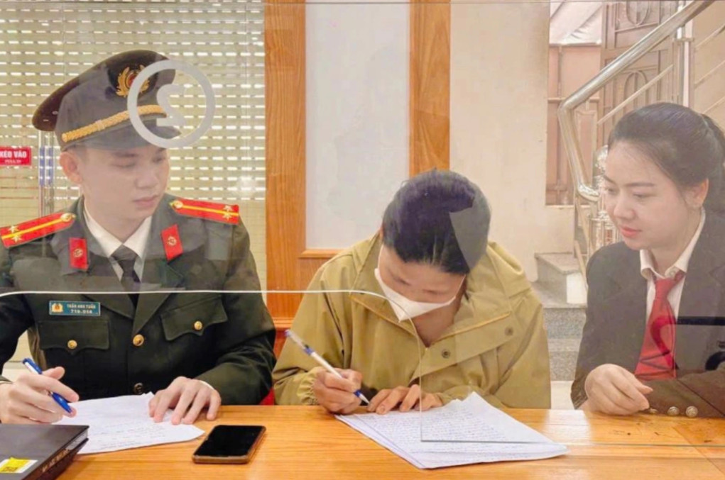 Lực lượng chức năng vào cuộc ngăn chặn vụ lừa đảo (Ảnh: Công an cung cấp).