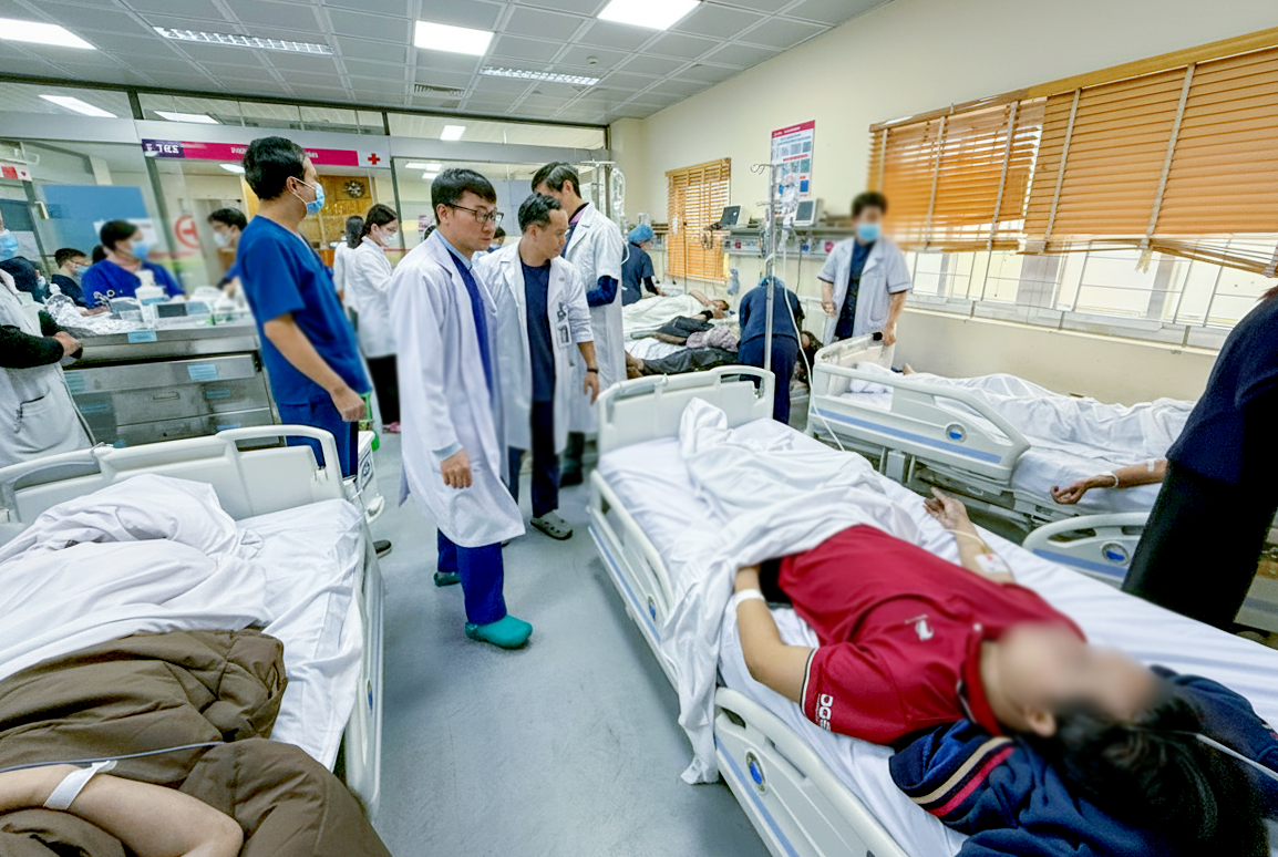 
15 người đến Bệnh viện E cấp cứu sau vụ cháy nhà lúc rạng sáng - Ảnh: BVCC