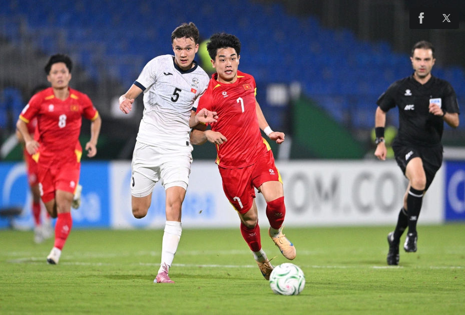 Việt Nam (áo đỏ) thắng Kyrgyzstan 2-1 ở lượt hai bảng A VCK U23 châu Á 2026, trên sân King Abdullah ở Jeddah, Arab Saudi ngày 9/1/2026. Ảnh: AFC