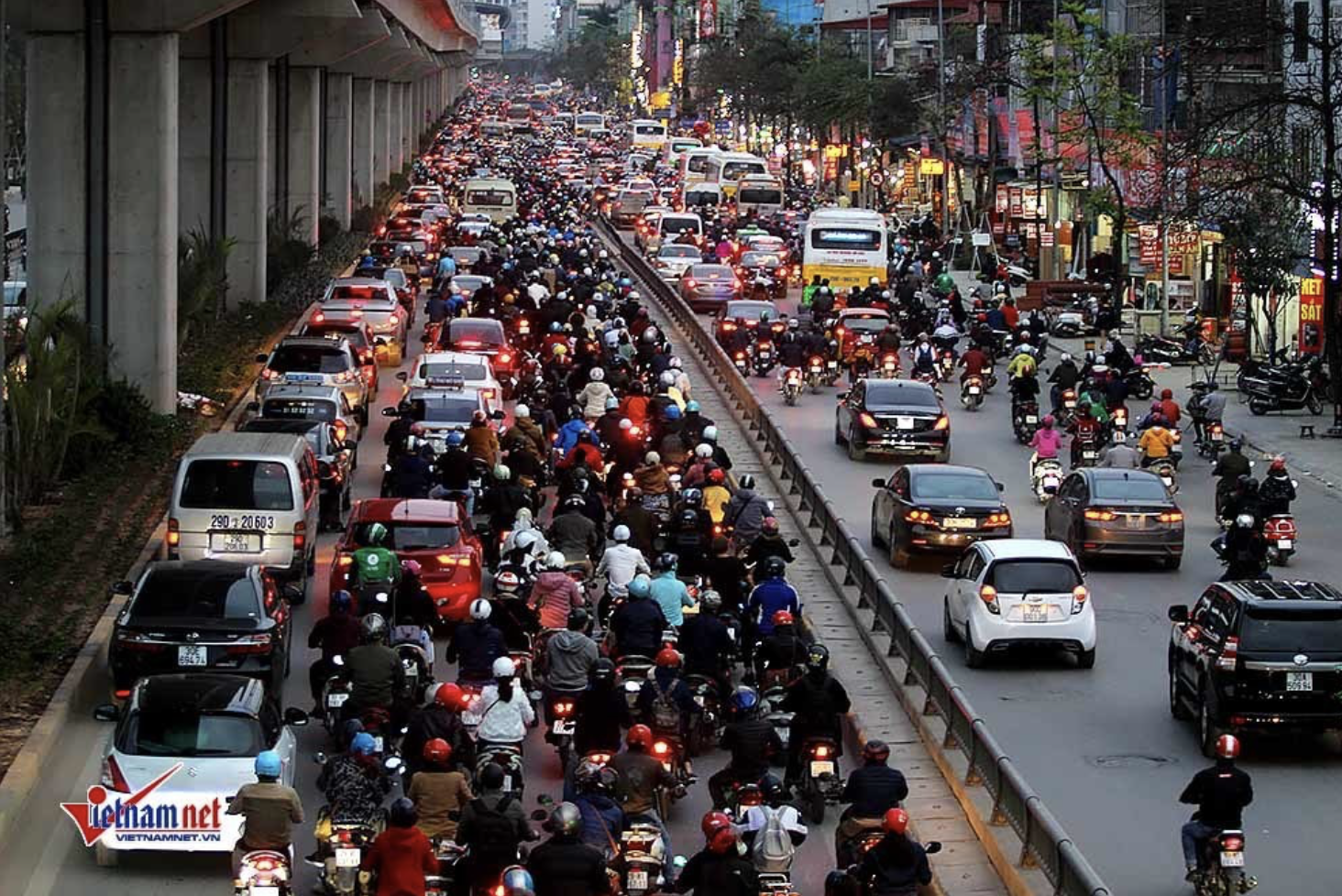 Xe ô tô phải được kiểm định khí thải.