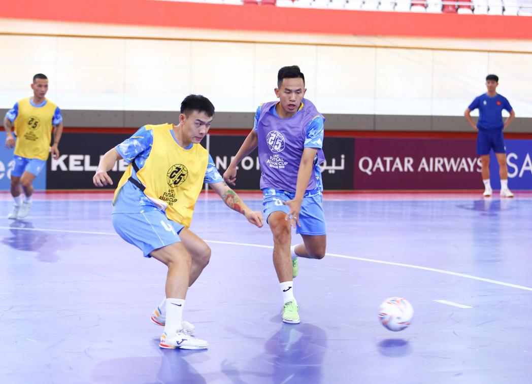 Tuyển futsal Việt Nam quyết giành chiến thắng trận ra quân. Ảnh: VFF