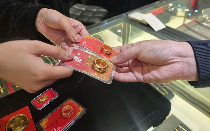 Giá vàng bất ngờ giảm sau khi lập đỉnh trên 191 triệu đồng/lượng.