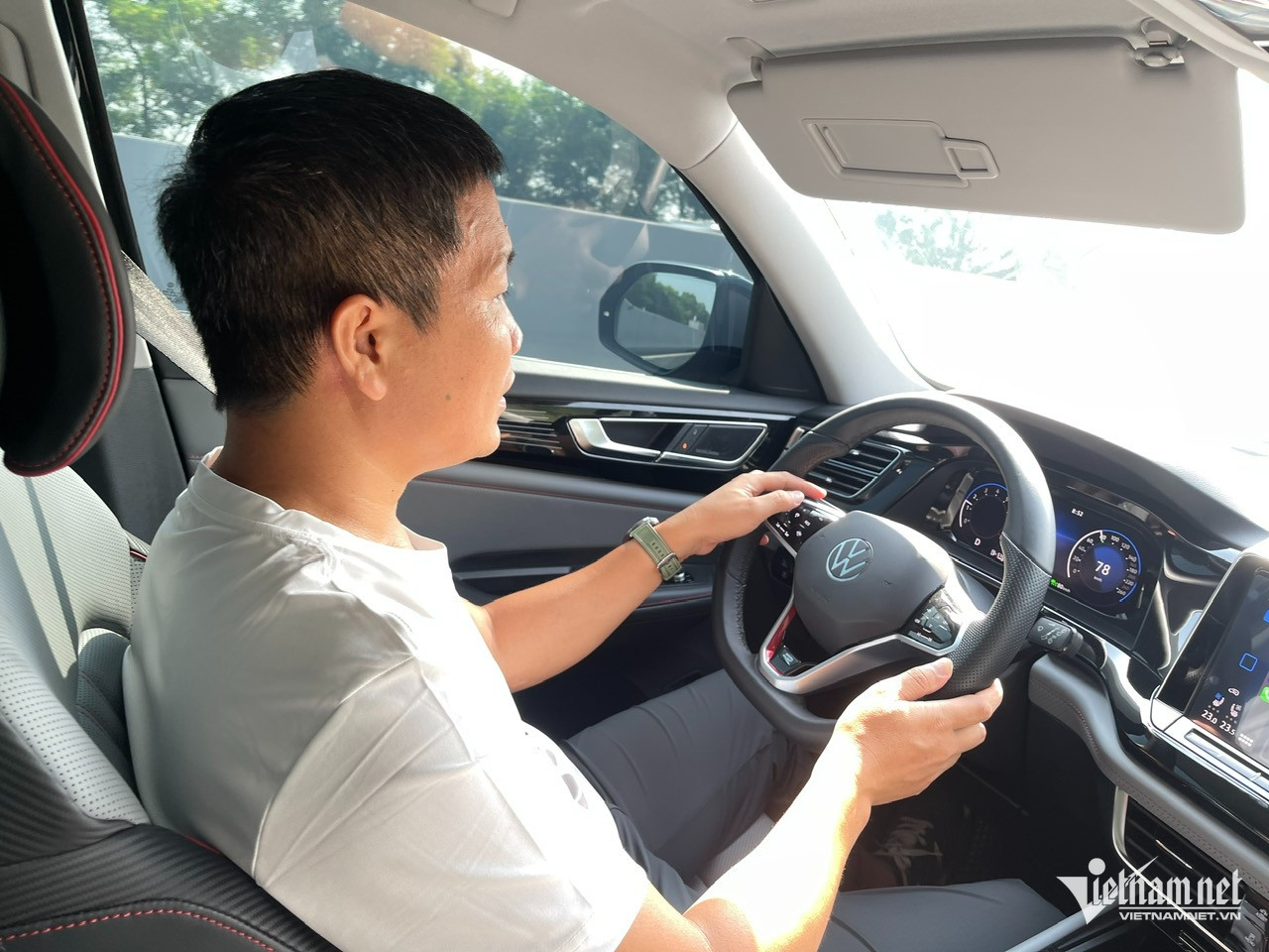 Lái xe đường dài cần nhiều mẹo mà các tài xế cần biết. Ảnh minh hoạ: Hoàng Hiệp