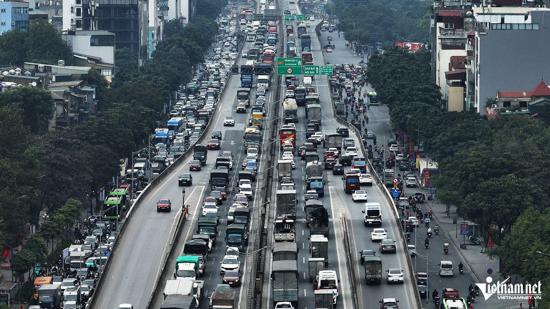 Tuyến đường ở Thủ đô ngày cuối cùng của năm 2025. Ảnh: Đình Thành