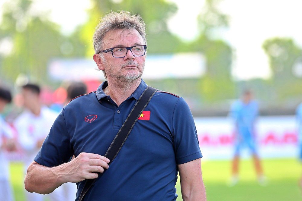 HLV Philippe Troussier ra mắt tuyển Việt Nam và U23 Việt Nam trong tháng 3 tới