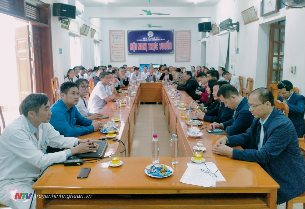 Cùng dự có lãnh đạo các Sở, ngành cấp tỉnh, lãnh đạo huyện Kỳ Sơn.