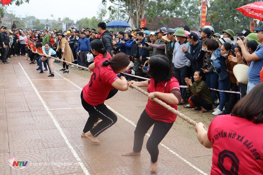 Giải kéo co với các nội dung đồng đội nam, đồng đội nữ, hỗn hợp.