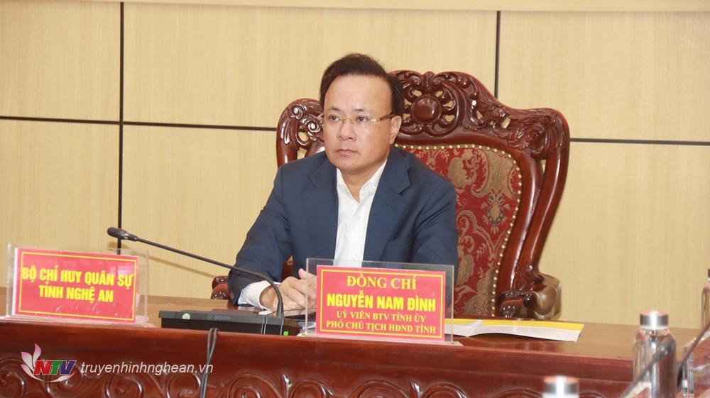 Đồng chí Nguyễn Nam Đình, Ủy viên Ban Thường vụ Tỉnh ủy, Phó Chủ tịch Hội đồng Nhân dân tỉnh chủ trì Hội nghị tại điểm cầu Nghệ An.