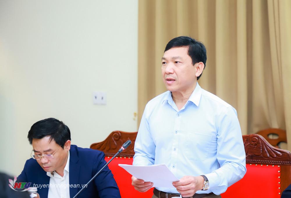 Đồng chí Hồ Xuân Bảy - Phó Trưởng ban Nội chính Tỉnh ủy trình bày báo cáo đánh giá công tác Nội chính tháng 1, định hướng nhiệm vụ tháng 2/2023.