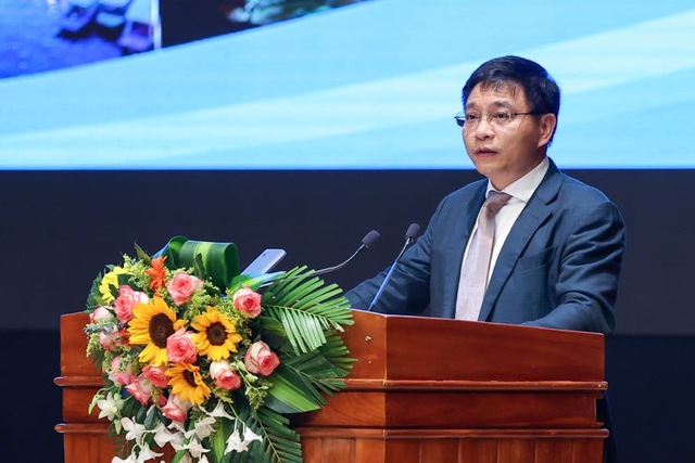 Bộ trưởng Bộ GTVT Nguyễn Văn Thắng khẳng định, Bộ GTVT sẽ tiếp tục phối hợp chặt chẽ với các bộ, ngành, địa phương tập trung mọi nguồn lực để phát triển kết cấu hạ tầng giao thông Vùng Bắc Trung Bộ và Duyên hải Trung Bộ.