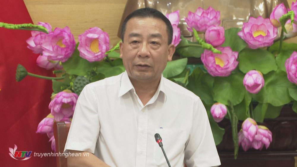 Phó Chủ tịch UBND tỉnh Nguyễn Văn Đệ phát biểu kết luận cuộc họp.