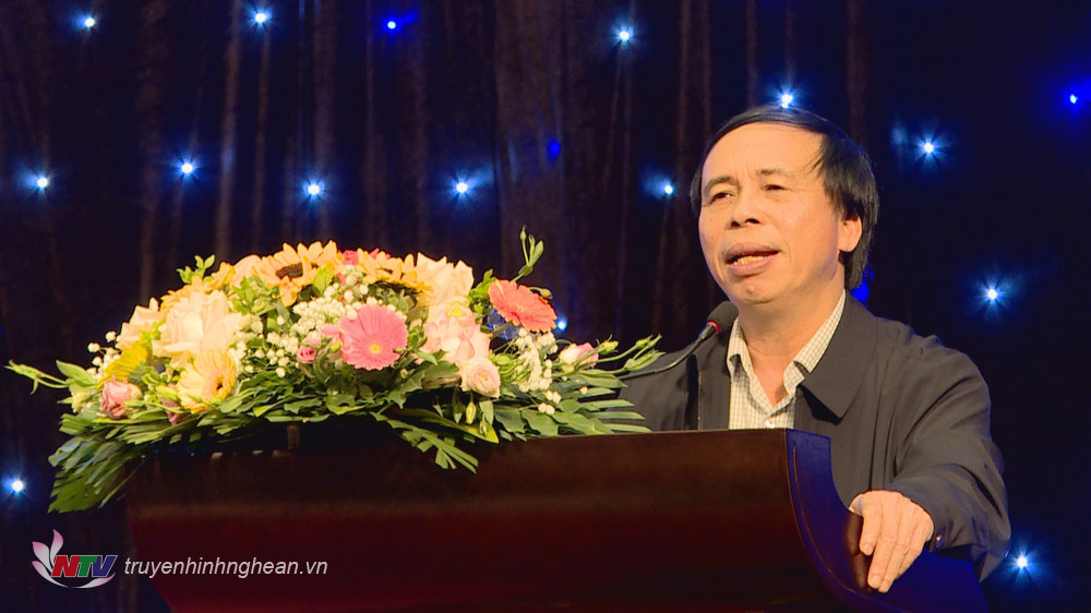 Đồng chí Phạm Văn Hoá - Giám đốc Sở Công thương phát biểu tại hội nghị.