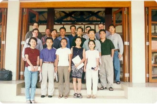 Luật sư Hùng và đồng nghiệp những ngày đầu vào Baker năm 1997