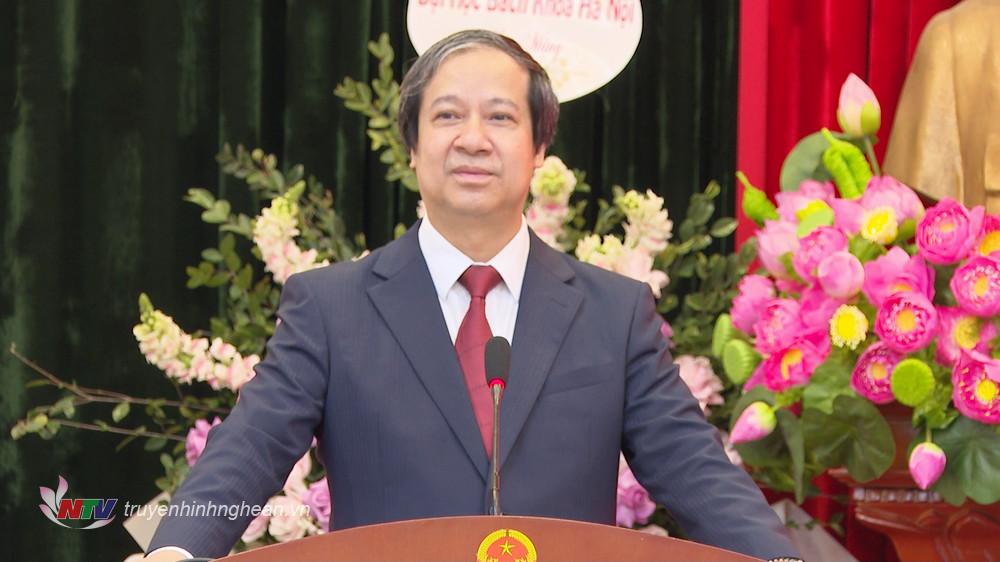 Bộ trưởng  Bộ Giáo dục và Đào tạo Nguyễn Kim Sơn phát biểu chúc mừng Thứ trưởng Nguyễn Thị Kim Chi