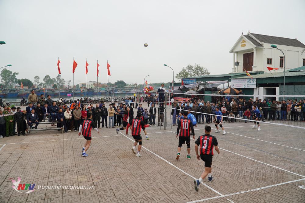 Môn bóng chuyền nam mở màn cho Lễ hội Đền Cờn 2024.