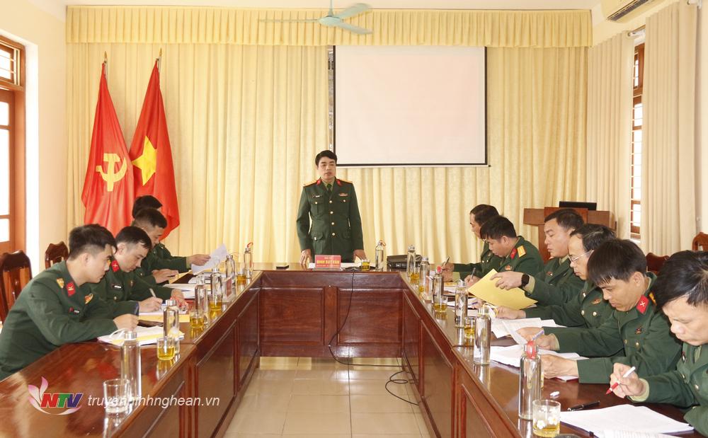 Toàn cảnh buổi làm việc tại Ban chỉ huy quân sự huyện Nam Đàn.