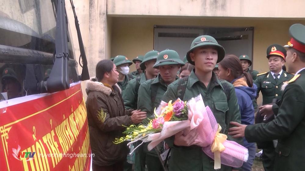 Năm 2024, huyện Quế Phong được giao chỉ tiêu chính thức tuyển 110 thanh niên nhập ngũ.