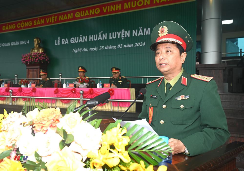 Trung tướng Hà Thọ Bình, Tư lệnh Quân khu phát biểu chỉ đạo công tác huấn luyện chiến đấu năm 2024 khối 4 cơ quan Quân khu.