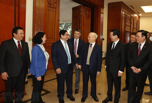 Tổng Bí thư Nguyễn Phú Trọng cùng các đồng chí lãnh đạo Đảng, Nhà nước tham dự Phiên họp.