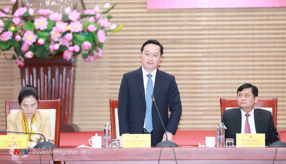 Đồng chí Nguyễn Đức Trung, Phó Bí thư Tỉnh uỷ, Chủ tịch UBND tỉnh phát biểu tại hội nghị.