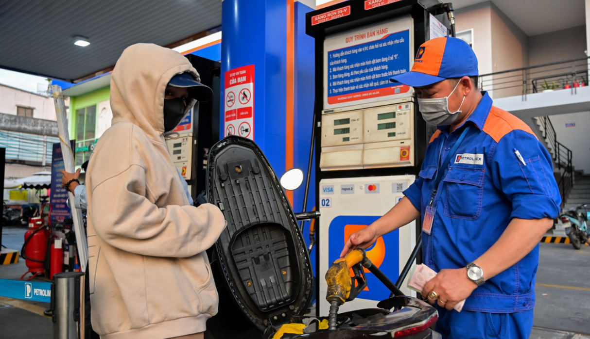 Lưu lượng phương tiện tăng cao trên tuyến Pháp Vân - Cầu Giẽ vào chiều 21/2.