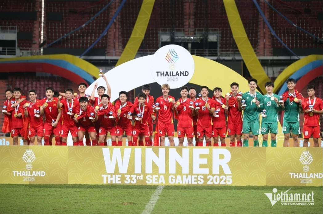 Đội tuyển U22 Việt Nam giành Huy chương Vàng bóng đá nam tại SEA Games 33. Ảnh: SN