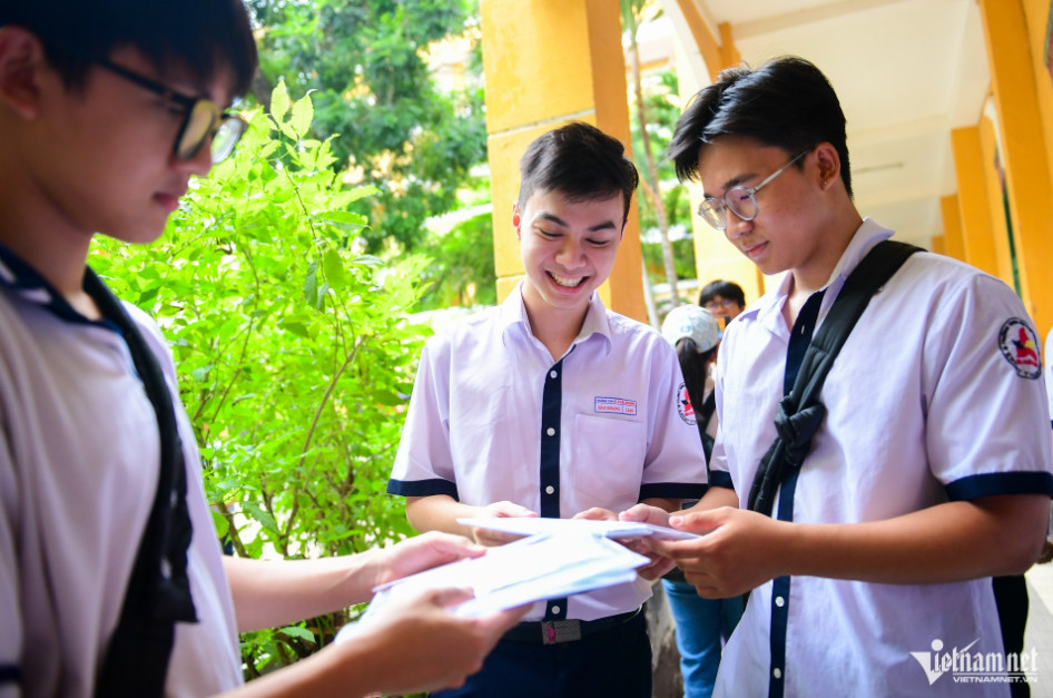 Thí sinh TPHCM dự thi tốt nghiệp THPT năm 2025. Ảnh: Nguyễn Huế